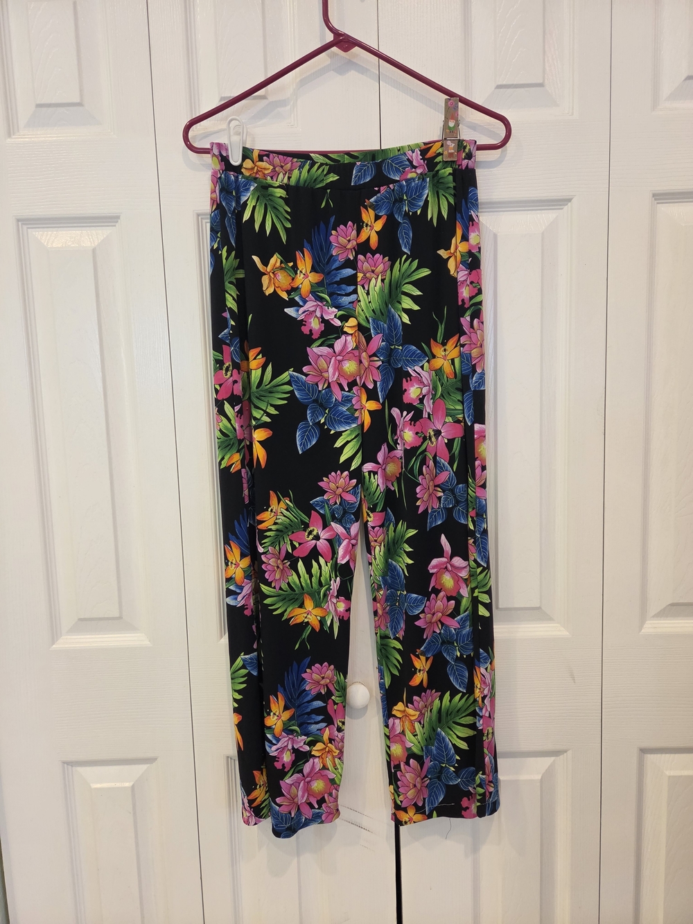 cha cha vente Black Wide-Leg Floral Pants with Pink & Blue Blooms